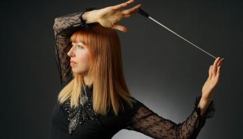Conductor Mélanie Leonard